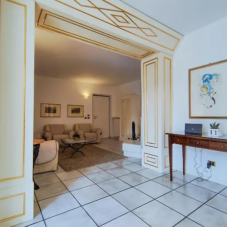 Spacious A Few Steps From The Apartment *