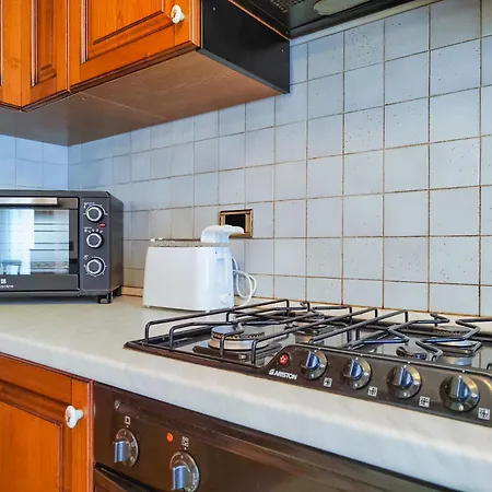 Spacious A Few Steps From The Apartment Civitanova Marche