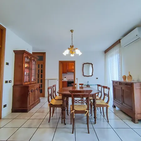 Apartment Spacious A Few Steps From The