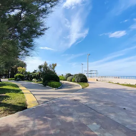 Spacious A Few Steps From The Apartment Civitanova Marche