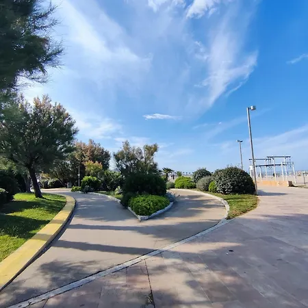 Apartment Spacious A Few Steps From The